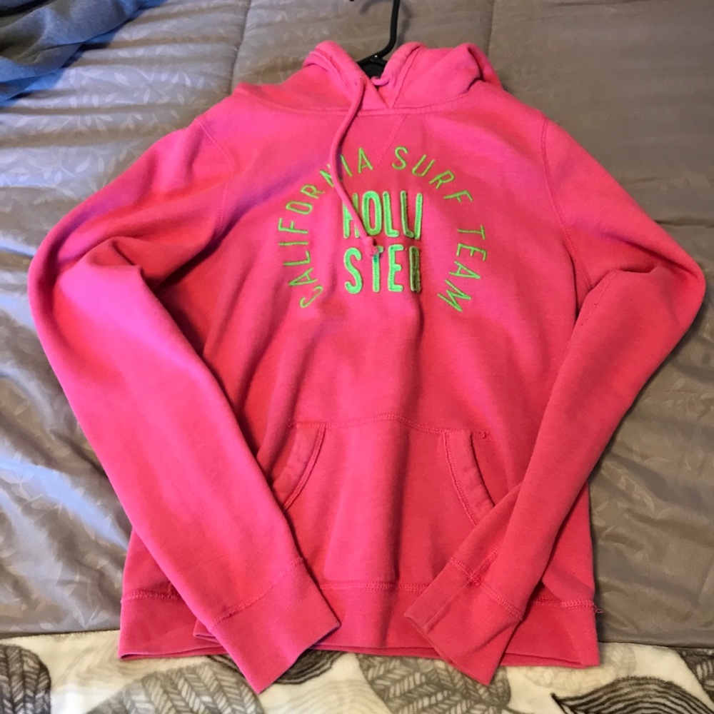 Pink Hollister pull over. Size M